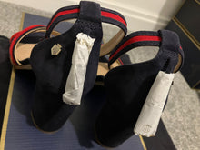 Load image into Gallery viewer, Fairfax & Favor London Heels in Navy & Red UK7 EU40 RRP £185 NEW