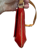 Load image into Gallery viewer, Louis Vuitton Vernis Thompson Street Monogram Red Bag