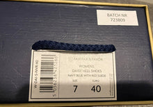 Load image into Gallery viewer, Fairfax & Favor Daisy Heels in Navy & Red UK7 EU40 RRP £185 NEW