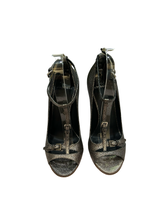 Load image into Gallery viewer, Mulberry Freya Sandal in Metallic Goat Leather UK5 EU38
