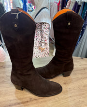 Load image into Gallery viewer, Fairfax &amp; Favor Rockingham Boots in Chocolate Suede UK7.5 EU41 RRP £325
