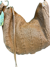 Load image into Gallery viewer, Mulberry Vintage Shimmy Hobo in Oak Textured Leather

