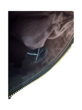Load image into Gallery viewer, Mulberry Mitzy Medium Zipped Pouch in Black
