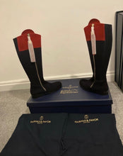 Load image into Gallery viewer, Fairfax &amp; Favor British Equestrian Regina Boots in Navy &amp; Red in Sporting Fit UK7.5 EU41 NEW RRP £395
