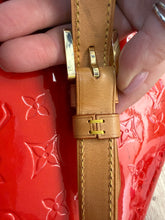 Load image into Gallery viewer, Louis Vuitton Vernis Thompson Street Monogram Red Bag
