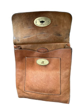 Load image into Gallery viewer, Mulberry Large Antony Messenger Bag in Oak NVT Leather
