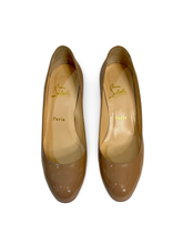Load image into Gallery viewer, Christian Louboutin Nude Patent Simple Pumps 70 UK4
