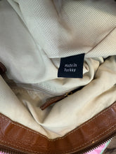 Load image into Gallery viewer, Mulberry Vintage Shimmy Hobo in Oak Textured Leather
