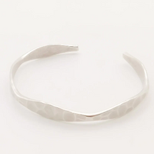 Load image into Gallery viewer, 30B9130 Hammered Cuff Silver Bracelet
