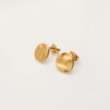 Load image into Gallery viewer, Hammered Circle Stud Earrings, Gold 30E3315G
