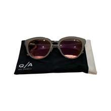 Load image into Gallery viewer, Quay “Every Little Thing” Mirrored Sunglasses
