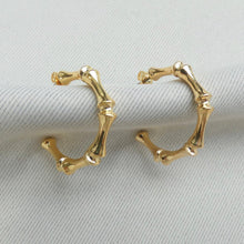 Load image into Gallery viewer, BAMBOO HOOP EARRINGS, GOLD 30E3107G
